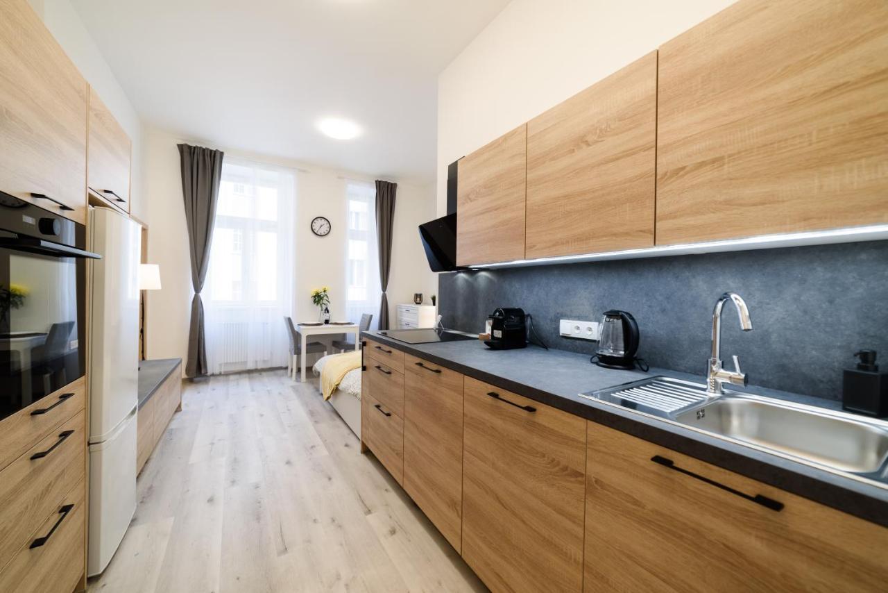 New Apartments Near Dancing House 프라하 외부 사진
