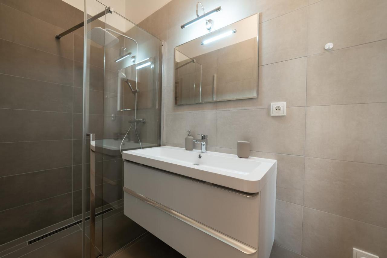 New Apartments Near Dancing House 프라하 외부 사진