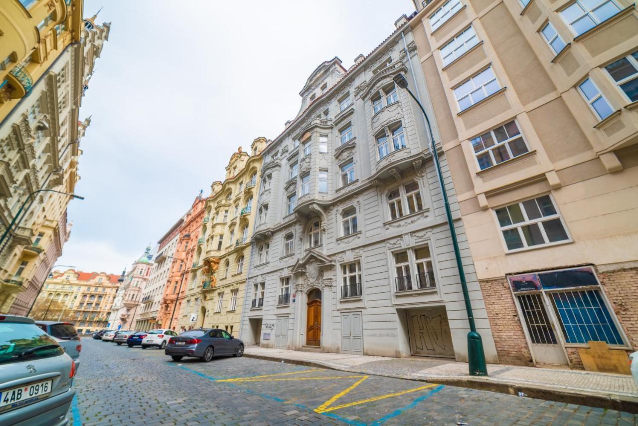 New Apartments Near Dancing House 프라하 외부 사진