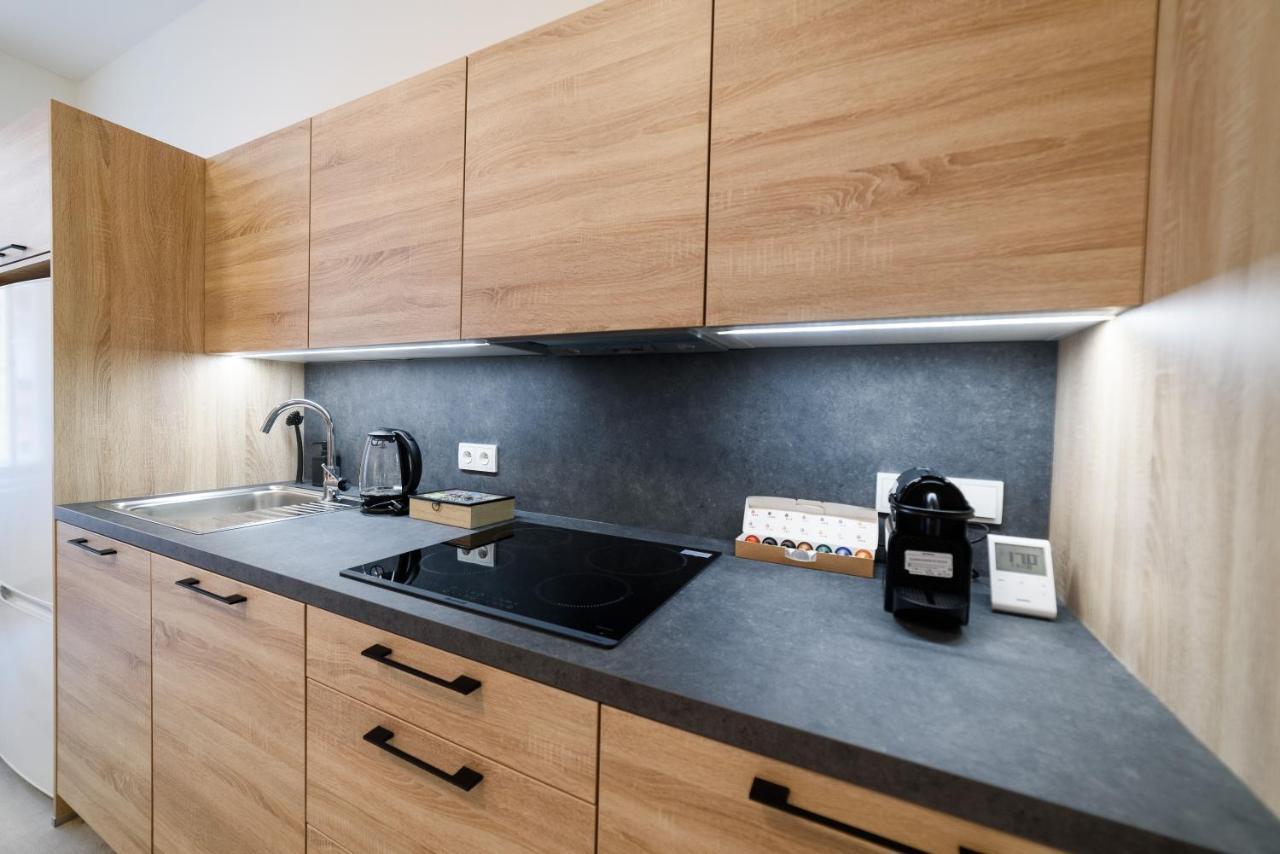 New Apartments Near Dancing House 프라하 외부 사진